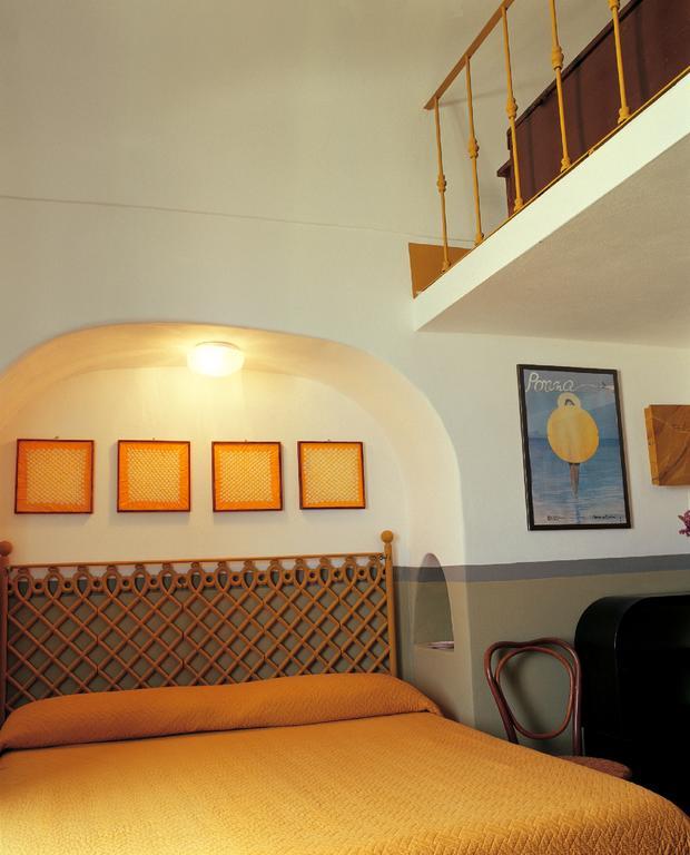 Villa Laetitia Ponza Kamer foto